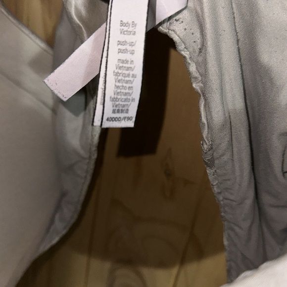 Victoria’s Secret Elegant Gray Women's Bra - Picture 4 of 5